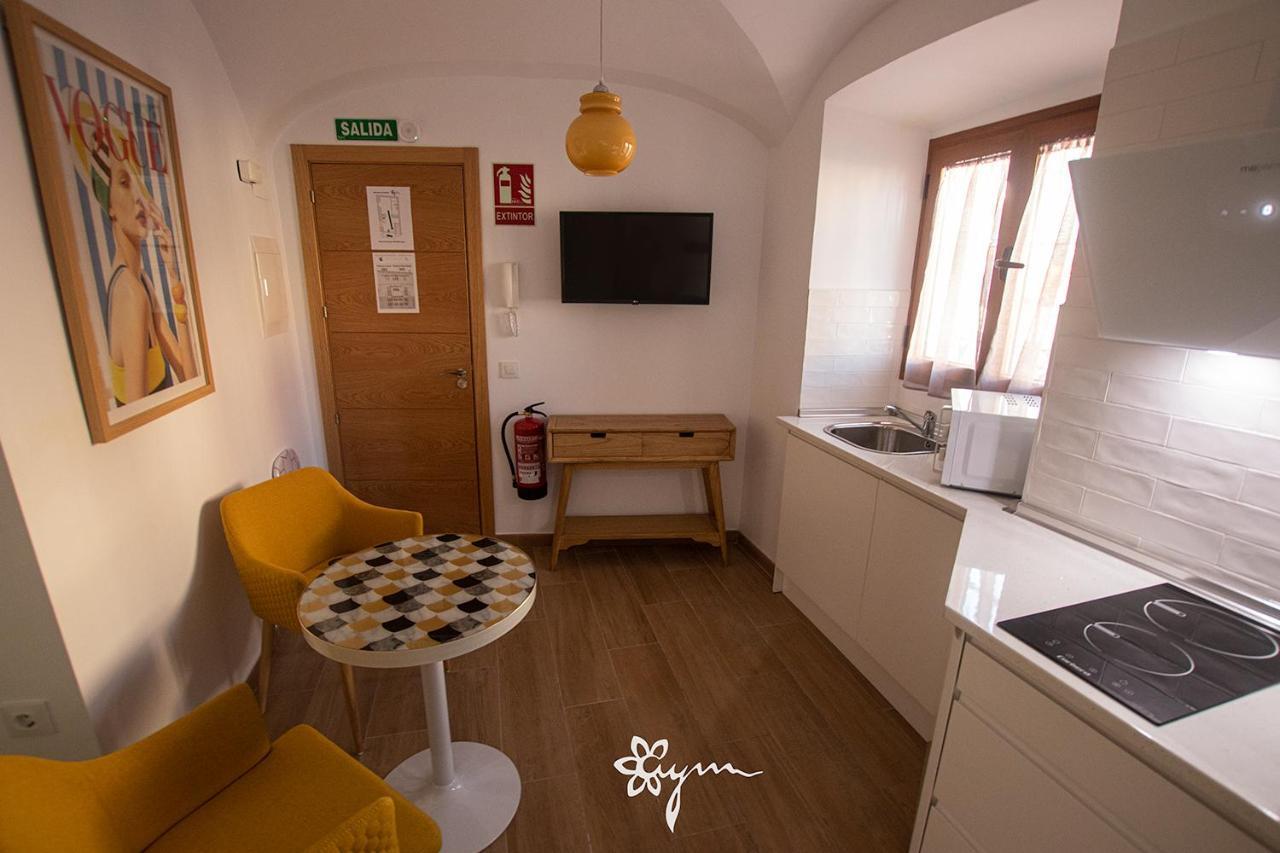 Apartamentos Turisticos Abrilymarzo Caces Exterior foto