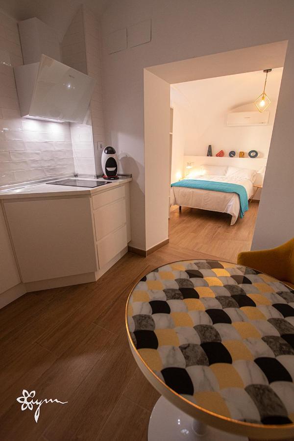 Apartamentos Turisticos Abrilymarzo Caces Exterior foto