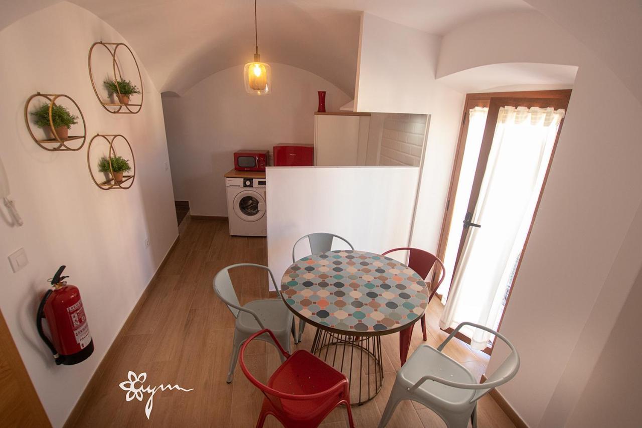 Apartamentos Turisticos Abrilymarzo Caces Exterior foto